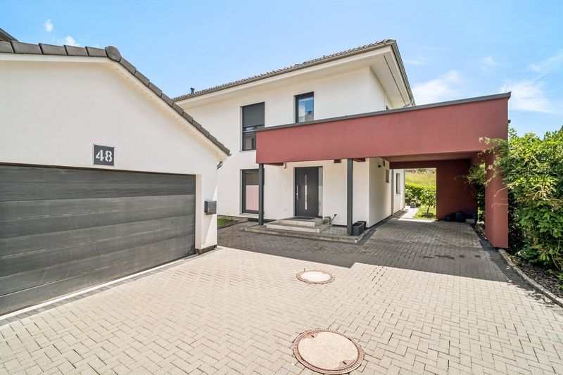 Moderne Ausstattung trifft zeitlose Architektur - Einziehen und Wohlfühlen auf höchstem Niveau